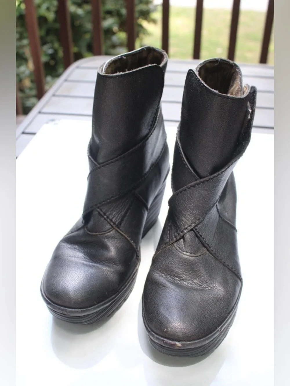 Fly London Rada wedges